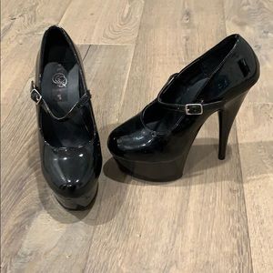 Mary Jane platform heels